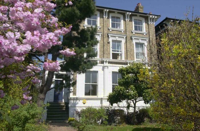 3 Bedroom Apartment To Rent In Vanbrugh Park, London, SE3