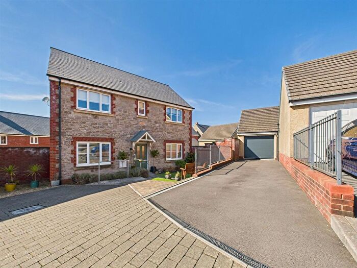 4 Bedroom Detached House For Sale In Llys Yr Onnen, Coity, Bridgend, CF35