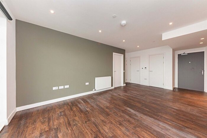 2 Bedroom Flat To Rent In Southway, Wembley, HA9