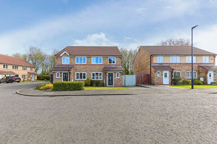 3 Bedroom Semi Detached House For Sale In The Croft, Killingworth, NE12