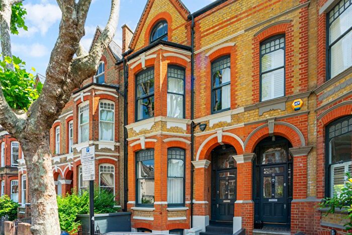 5 Bedroom Detached House For Sale In Kelross Road, London, N5