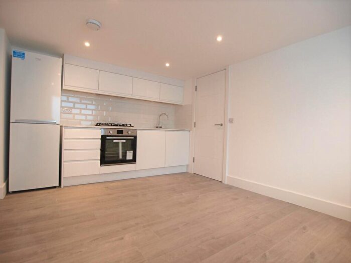 1 Bedroom Flat To Rent In Hornsey Road, Islington, N19