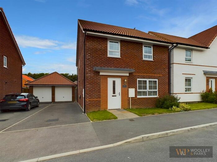 4 Bedroom Detached House For Sale In Nalton Drive, Driffield, YO25