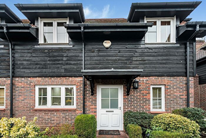 3 Bedroom Terraced House For Sale In Middle Down, Aldenham, WD25