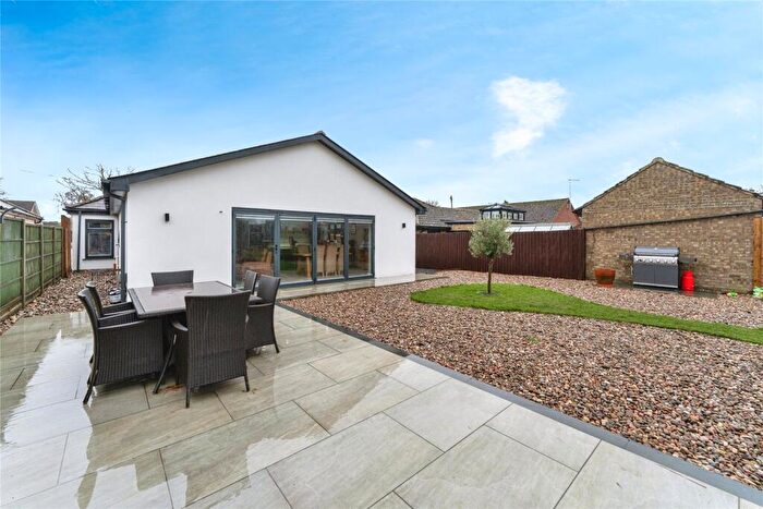 4 Bedroom Bungalow For Sale In Lynn Road, Ely, Cambridgeshire, CB6