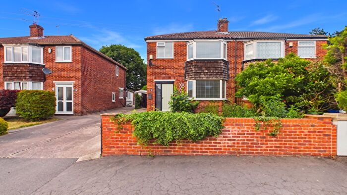 3 Bedroom Semi-Detached House For Sale In Eden Grove Road, Edenthorpe, Doncaster, South Yorkshire, DN3