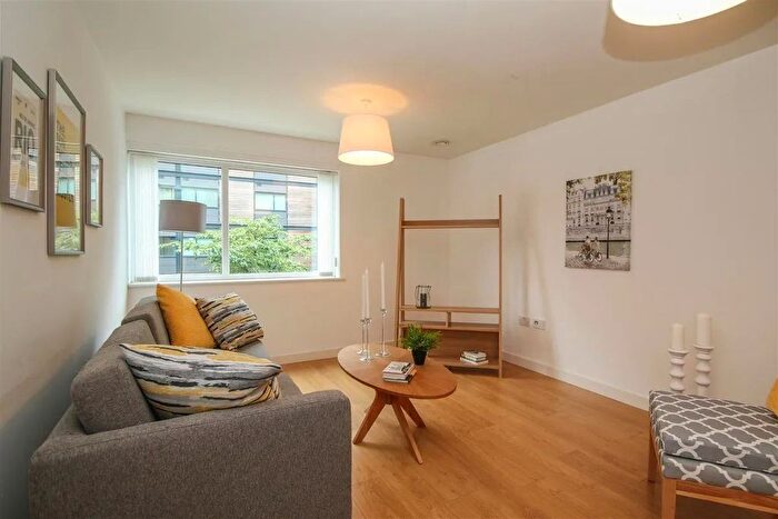 1 Bedroom Flat To Rent In Estcourt Road, London, SW6
