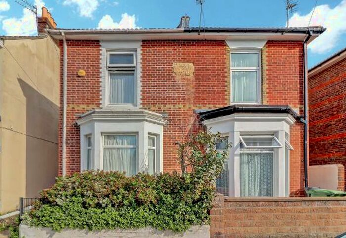 5 Bedroom House To Rent In Montgomerie Road, Southsea, PO5