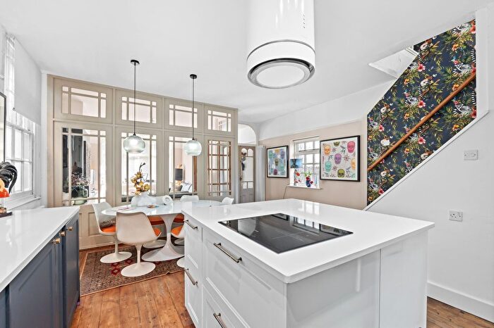 3 Bedroom Link Detached House For Sale In Bramley Hill, South Croydon, CR2