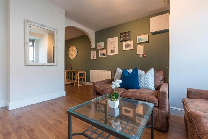 6 Bedroom Terraced House To Rent In Orchard Road, Portsmouth, PO4