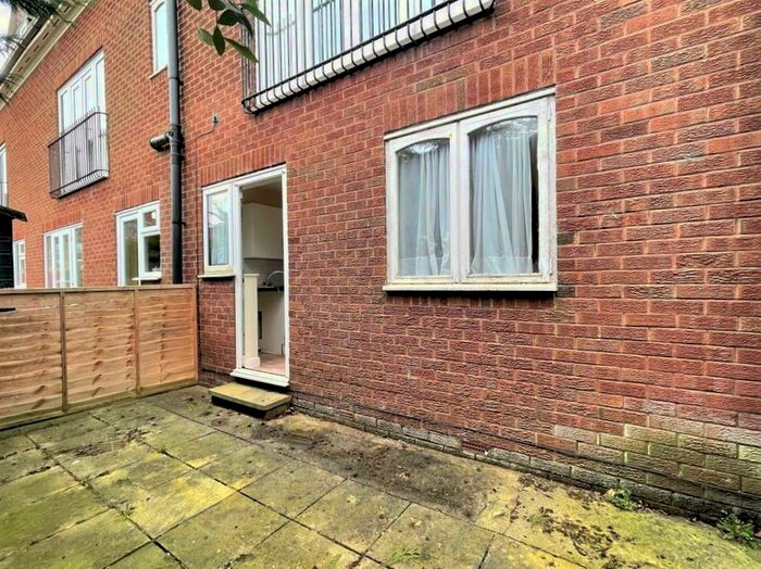 1 Bedroom Flat To Rent In Mascotte Gardens, Hornsea, HU18
