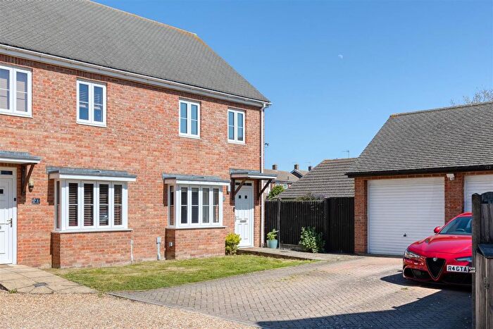 3 Bedroom Semi-detached House For Sale In Little Close, Arlesey, SG15