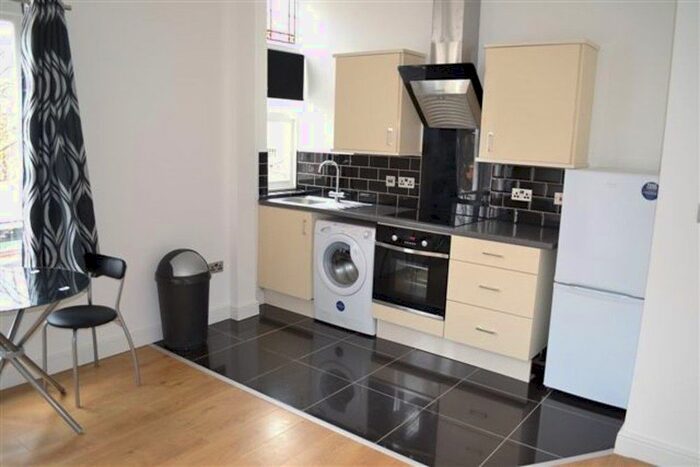 1 Bedroom Flat To Rent In St James Road, Stoneygate, Leicester LE2