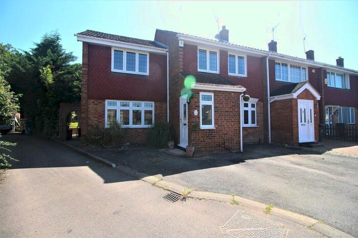 4 Bedroom End Of Terrace House To Rent In Cranefield Drive, Watford, WD25