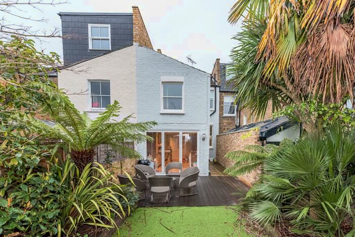 3 Bedroom Terraced House To Rent In Alderbrook Road London, SW12