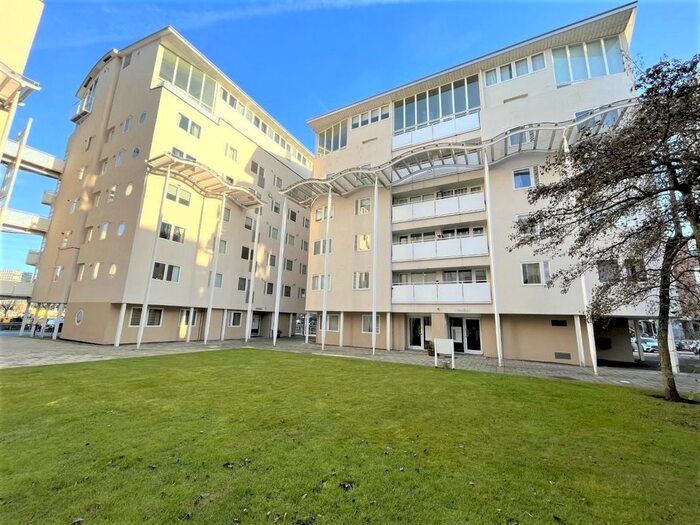 2 Bedroom Flat To Rent In Royal Quay, Liverpool, L3