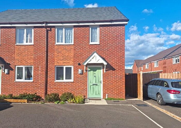 3 Bedroom Semi Detached House For Sale In Ellacombe Road, Broad Park, Coventry, CV2