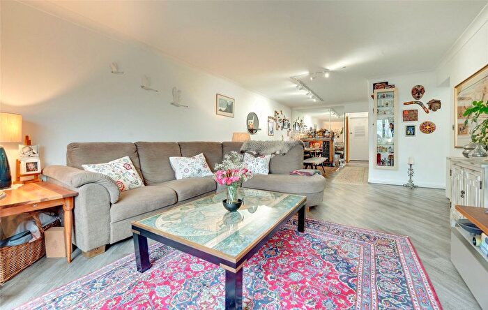 2 Bedroom Flat To Rent In Saltwell Road, Kilcreggan Court, NE8