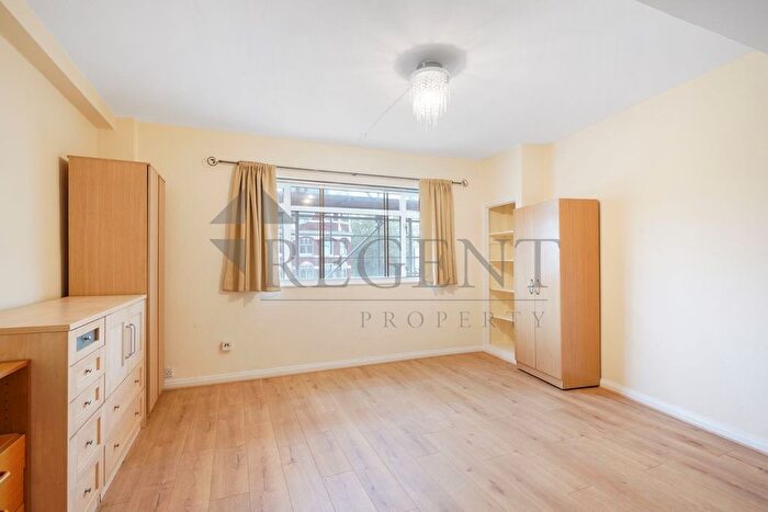 1 Bedroom Flat To Rent In West Kensington Court, Edith Villas, W14