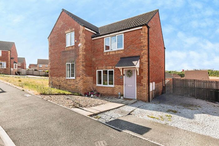 2 Bedroom Semi Detached House For Sale In Wedgewood Way, Knottingley, WF11