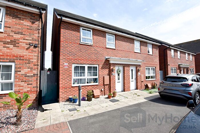 3 Bedroom Semi Detached House For Sale In Twill Close, Nuneaton, Warwickshire, CV11