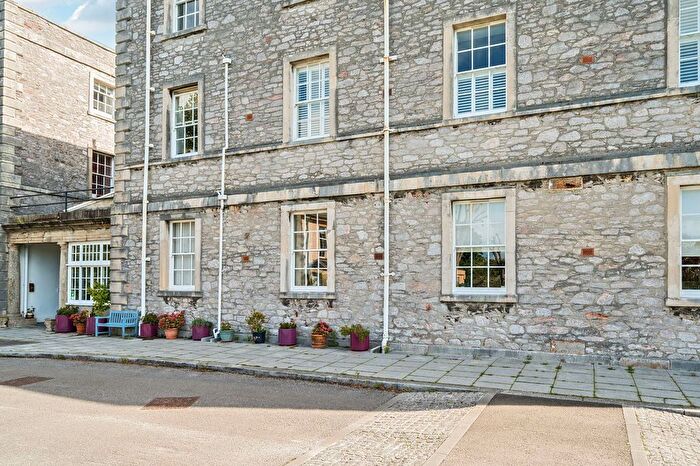 2 Bedroom Flat For Sale In Evans Court, Craigie Drive, The Millfields, Plymouth, PL1