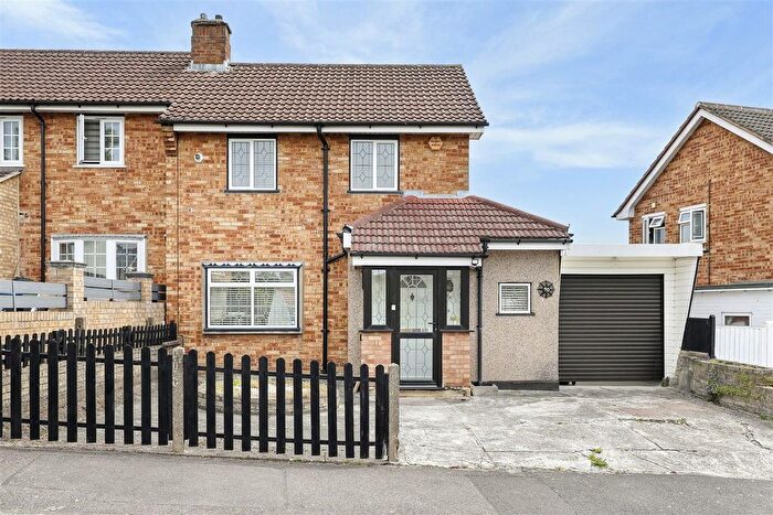 2 Bedroom Semi-Detached House For Sale In Greenfields, Loughton, IG10