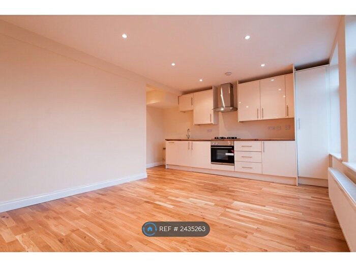 1 Bedroom Flat To Rent In Carlton Parade, Orpington, BR6