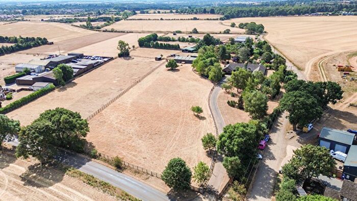 4 Bedroom Equestrian For Sale In Mill Lane, Everton, SG19