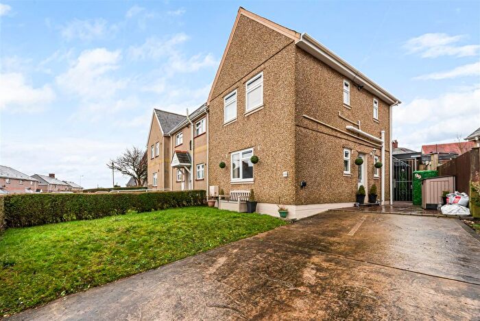 2 Bedroom Semi-Detached House For Sale In Emlyn Road, Mayhill, Swansea, SA1