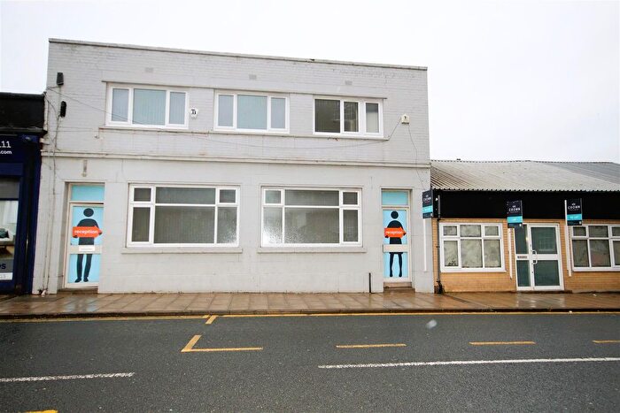 1 Bedroom Flat To Rent In Bank Street, Castleford, WF10