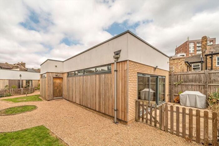 2 Bedroom Bungalow For Sale In Woodland Mews, London, SE13