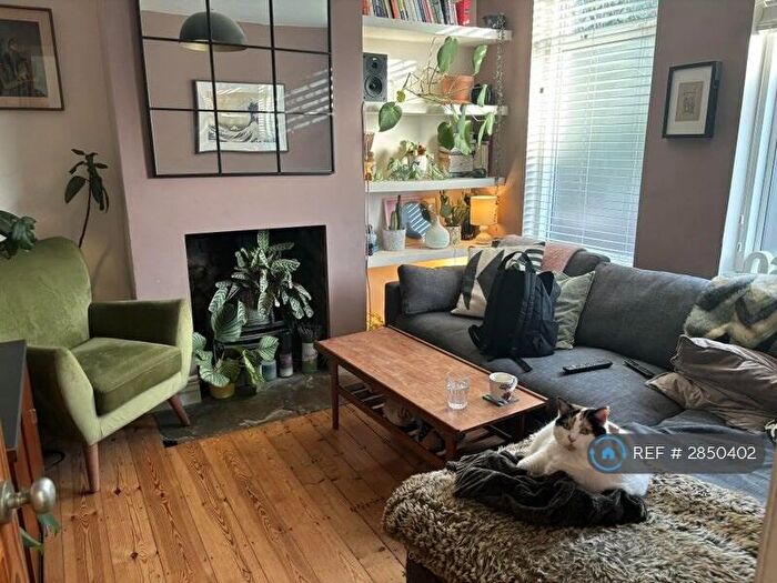 1 Bedroom Maisonette To Rent In Blyth Road, London, E17