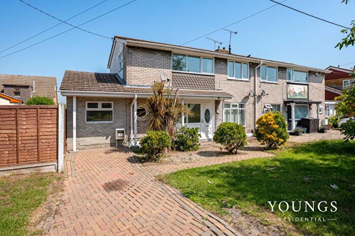 3 Bedroom Semi-Detached House For Sale In Whernside Avenue, Canvey Island, SS8