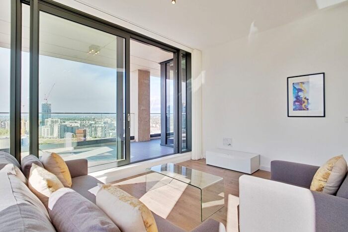 3 Bedroom Flat To Rent In Great Eastern Road, London, E15