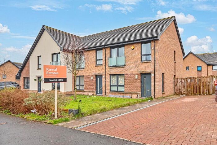 2 Bedroom End Of Terrace House For Sale In Glenlora Drive, Glasgow, G53