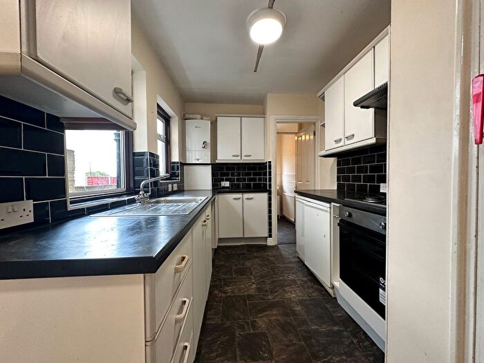 3 Bedroom Property To Rent In Corporation Road, Gillingham, ME7