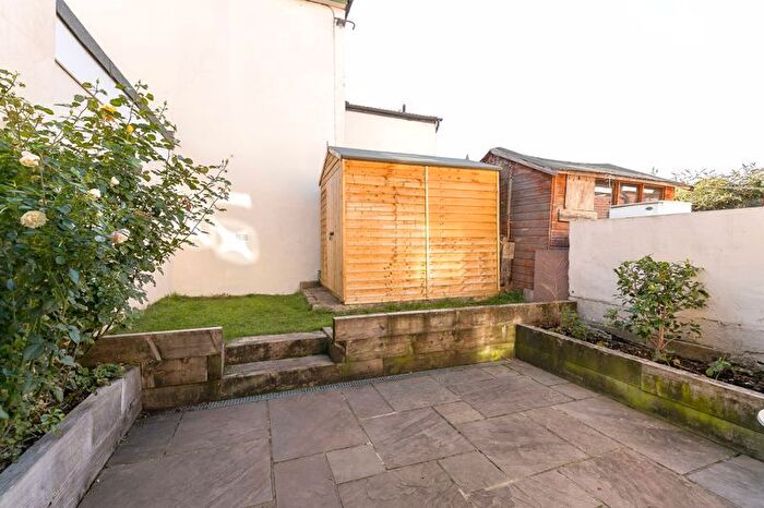 3 Bedroom Terraced House For Sale In Brighton Road, South Croydon, CR2