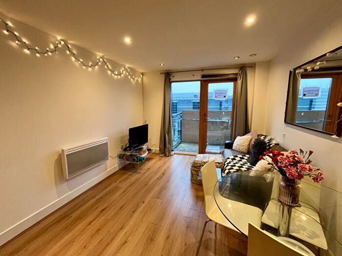 2 Bedroom Apartment To Rent In Mackenzie House, Leeds Dock, City Centre, LS10