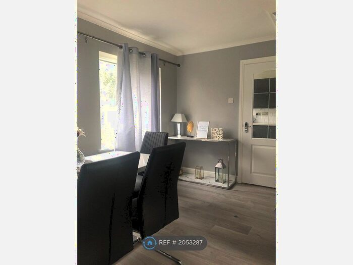 3 Bedroom Semi-Detached House To Rent In Tenby Road, Bristol, BS31