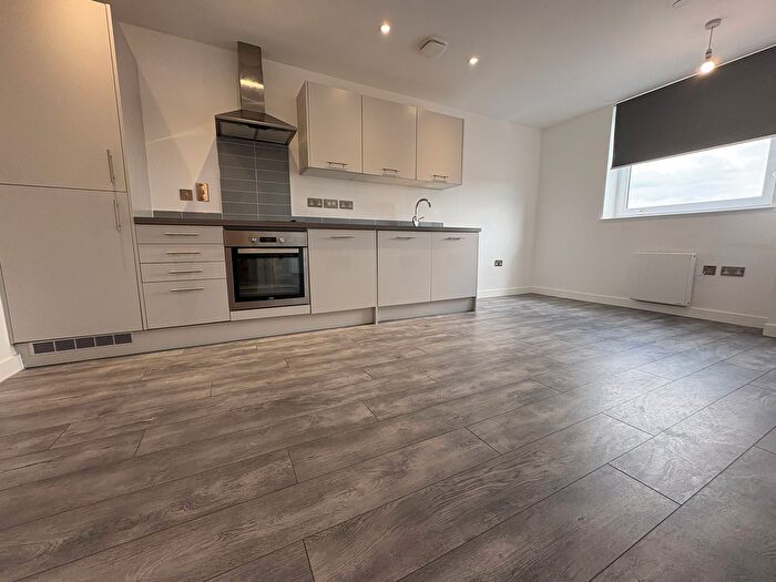 2 Bedroom Flat To Rent In Coventry Road, Birmingham, B25