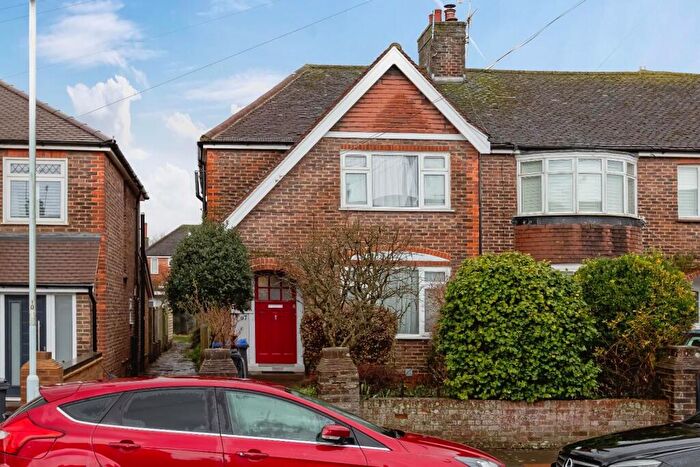 3 Bedroom End Of Terrace House For Sale In Shandon Road, Worthing, BN14