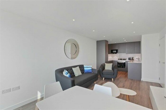 2 Bedroom Flat To Rent In Pinnacle Apartments, Saffron Central Square, Croydon, CR0