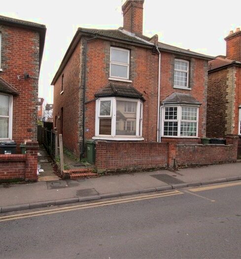 4 Bedroom Detached House To Rent In Guildford Park Road, Guildford, Surrey GU2