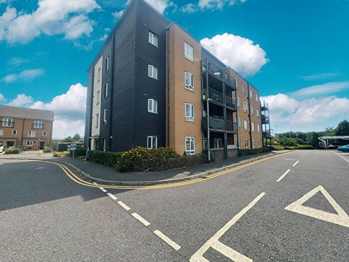 2 Bedroom Flat For Sale In Oak Tree House, Schoolfield Road, Grays, RM20