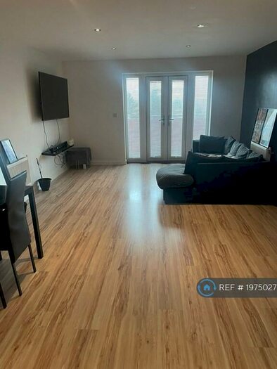 2 Bedroom Flat To Rent In Telford Square, Dartford, DA1