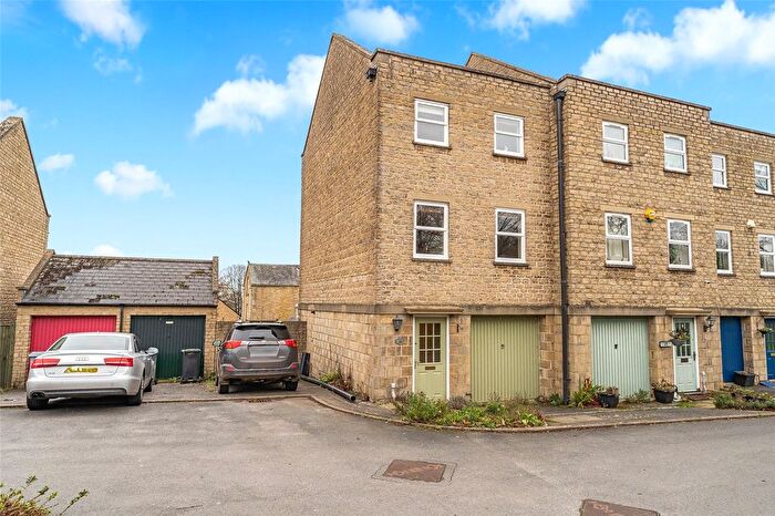 3 Bedroom End Of Terrace House For Sale In Ackerman Road, Chipping Norton, Oxfordshire, OX7