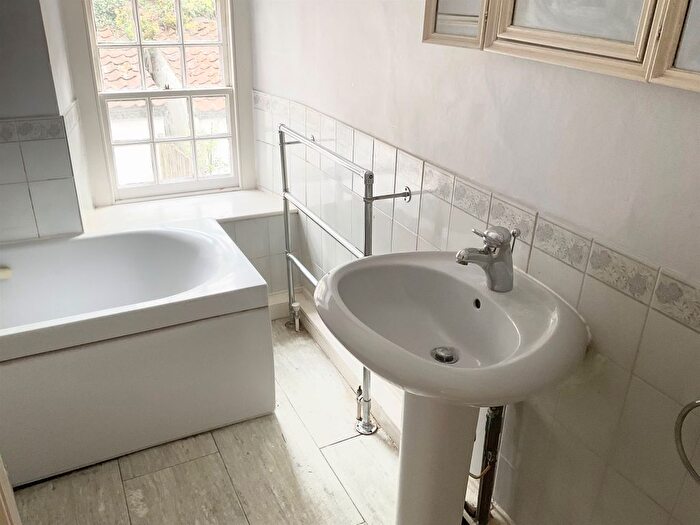 2 Bedroom Cottage For Sale In Trym Road, Bristol, BS9