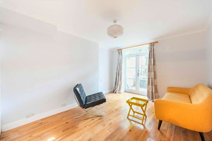 1 Bedroom Flat To Rent In Porchester Square, Bayswater, London, W2