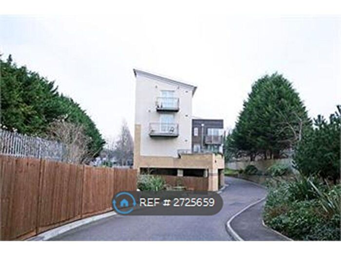 2 Bedroom Flat To Rent In Brentford, Middlesex, TW8